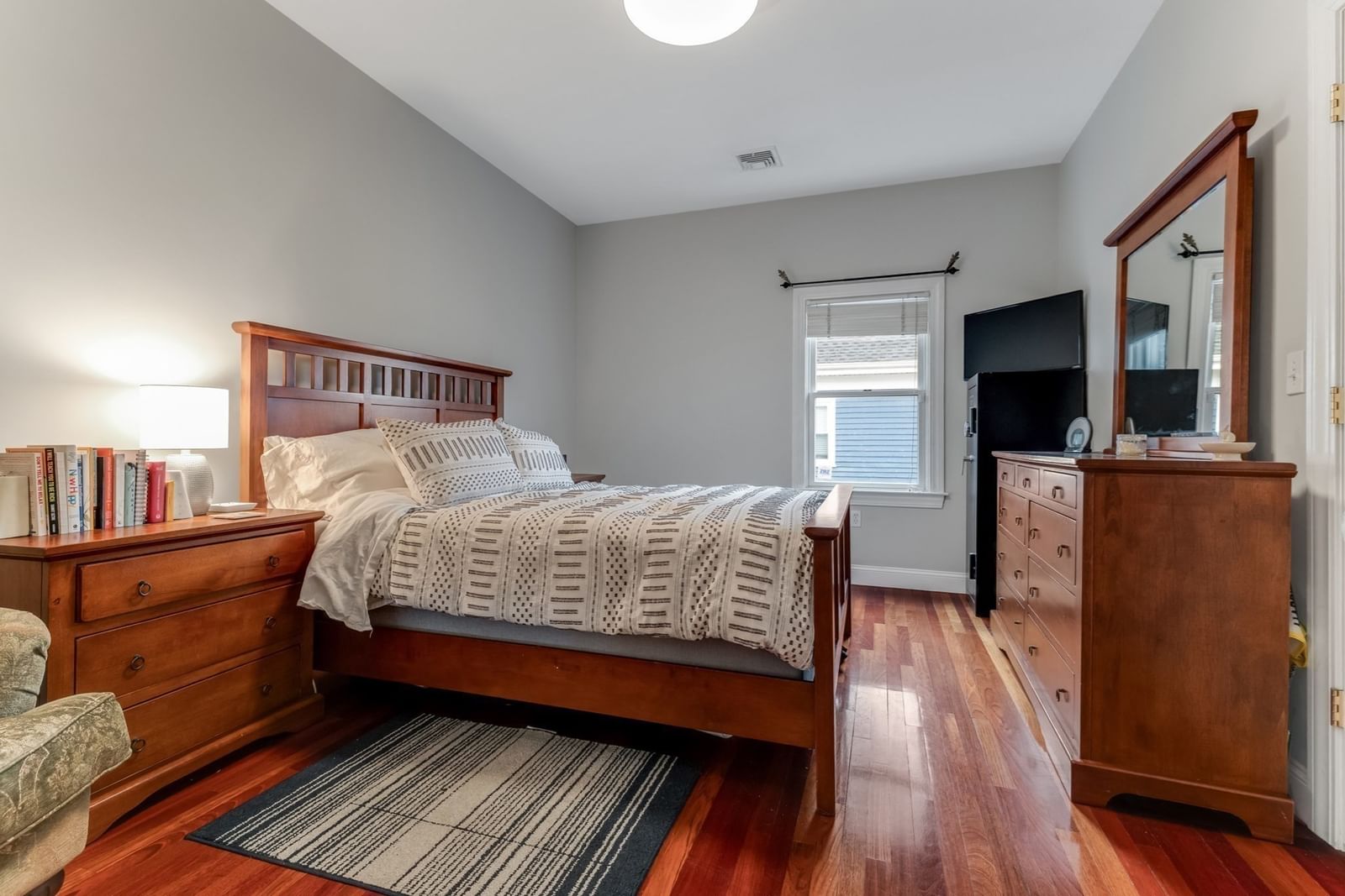 30 Everett Ave Somerville — Photo 9 of 38