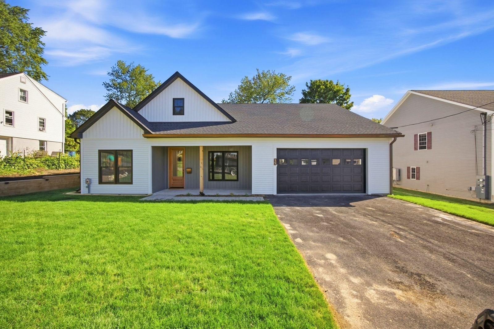 15 Mckinley Ave South Hadley — Photo 4 of 42