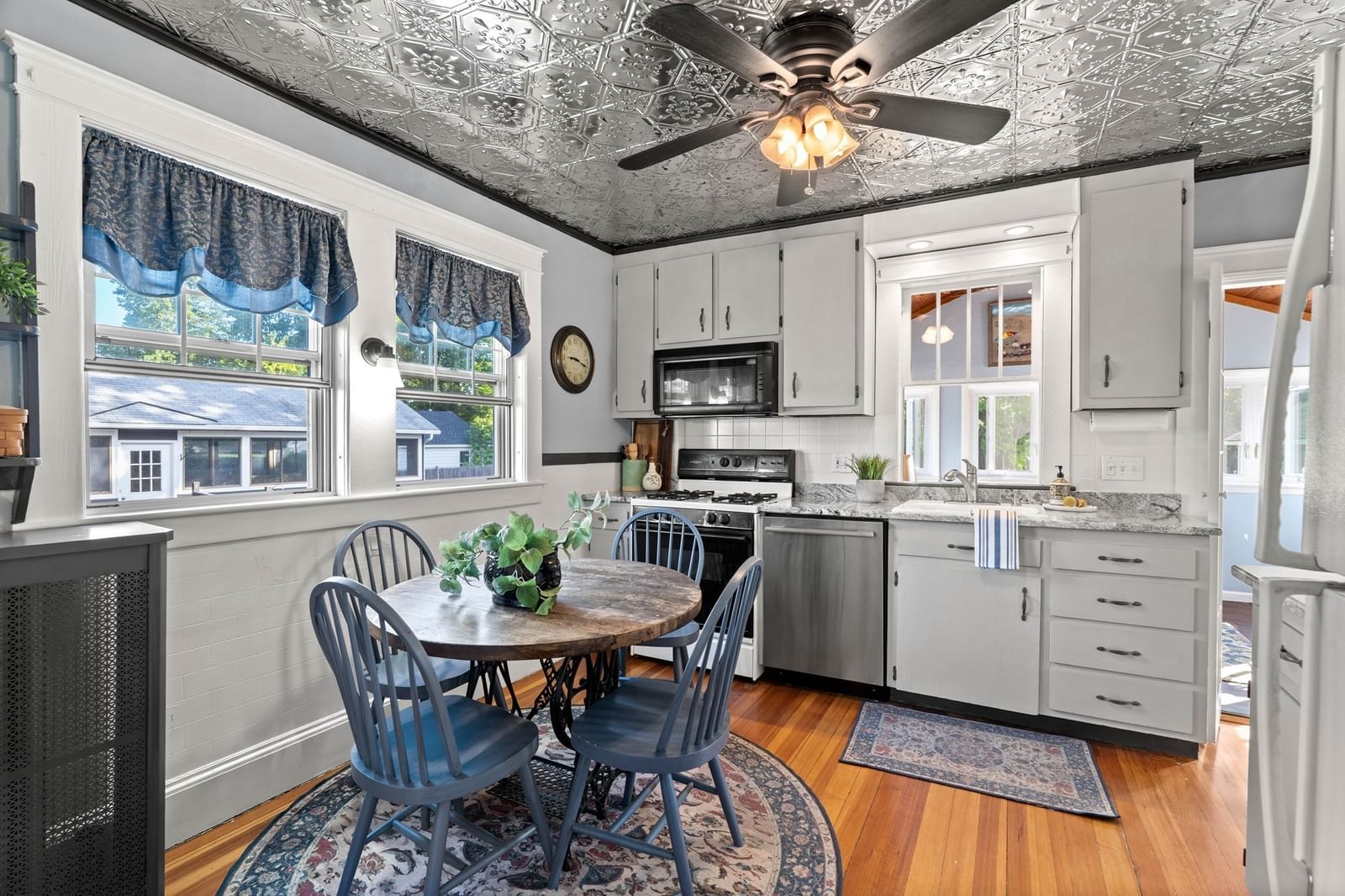 132 Luce St Lowell — Photo 16 of 42