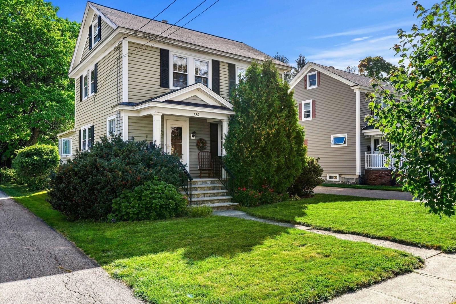 132 Luce St Lowell — Photo 3 of 42
