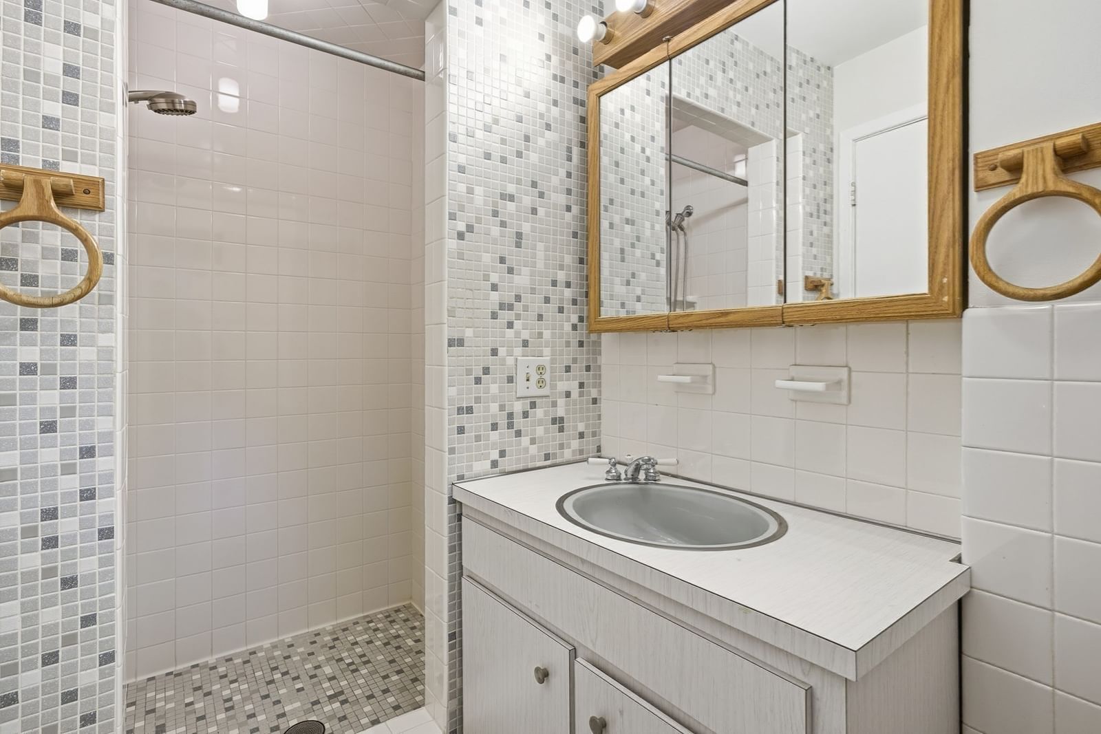 1.8.4 Rawson Road #1.8.4 Brookline — Photo 16 of 28