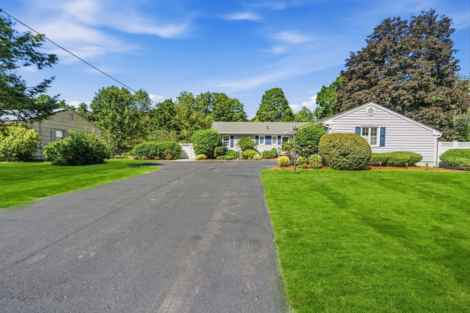 207 Loudville Road Easthampton — Photo 3 of 41