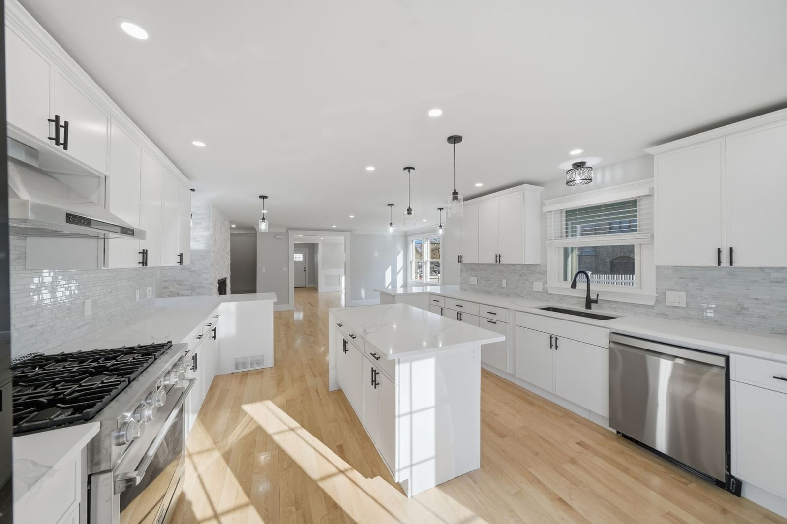 442 High St Dedham — Photo 2 of 22