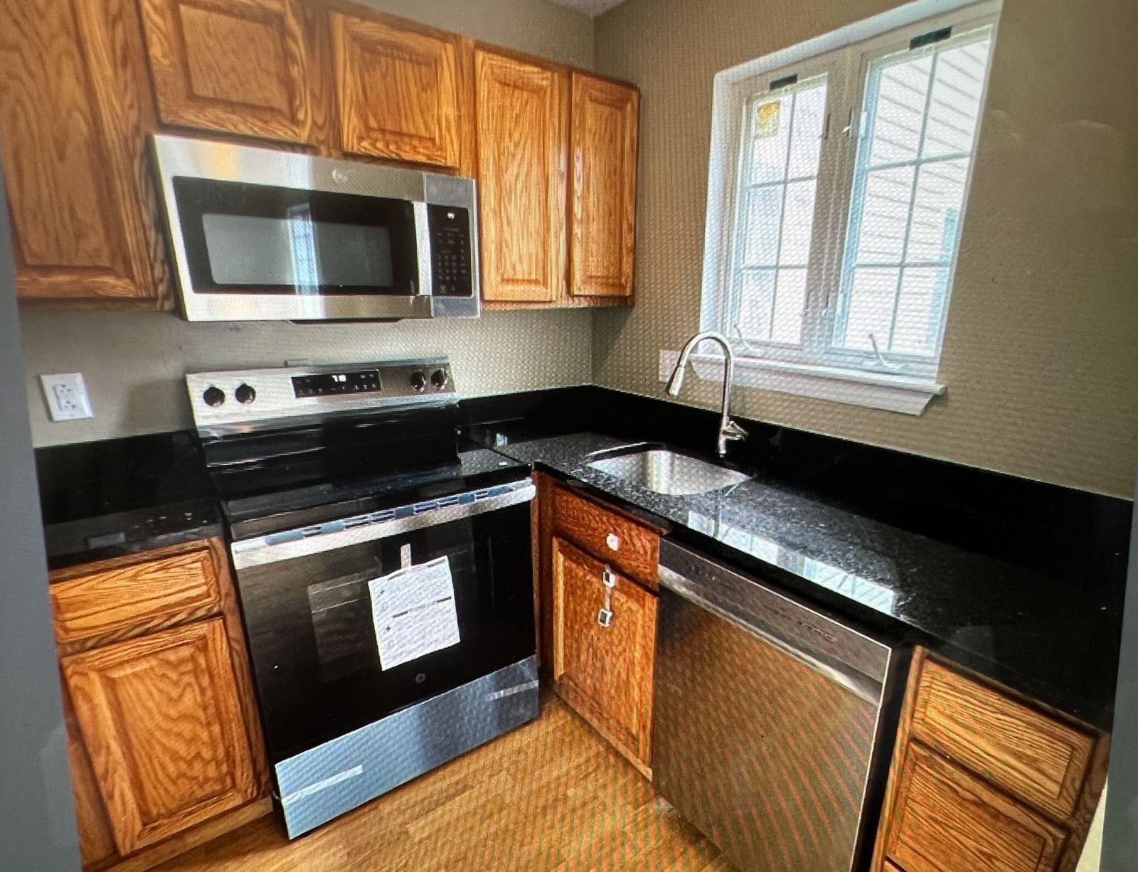14 Nancy Rd #6 Easton — Photo 5 of 35