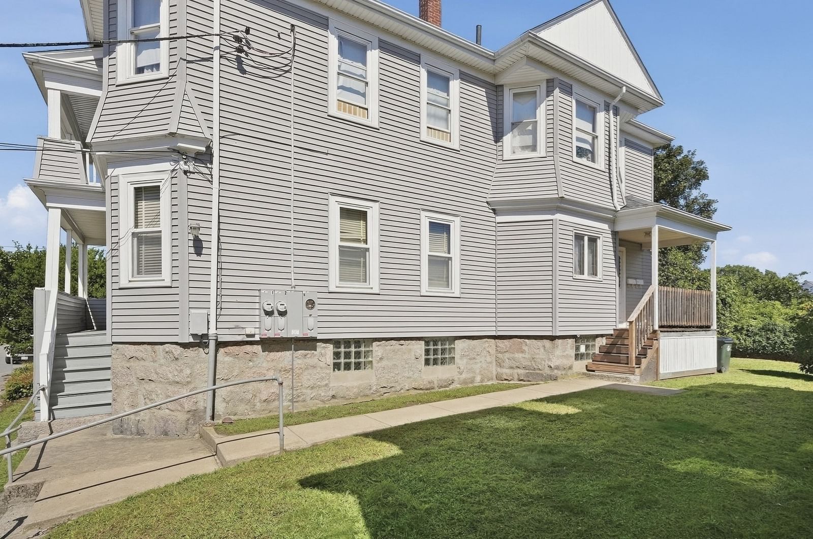 144 Swindells St Fall River — Photo 3 of 37