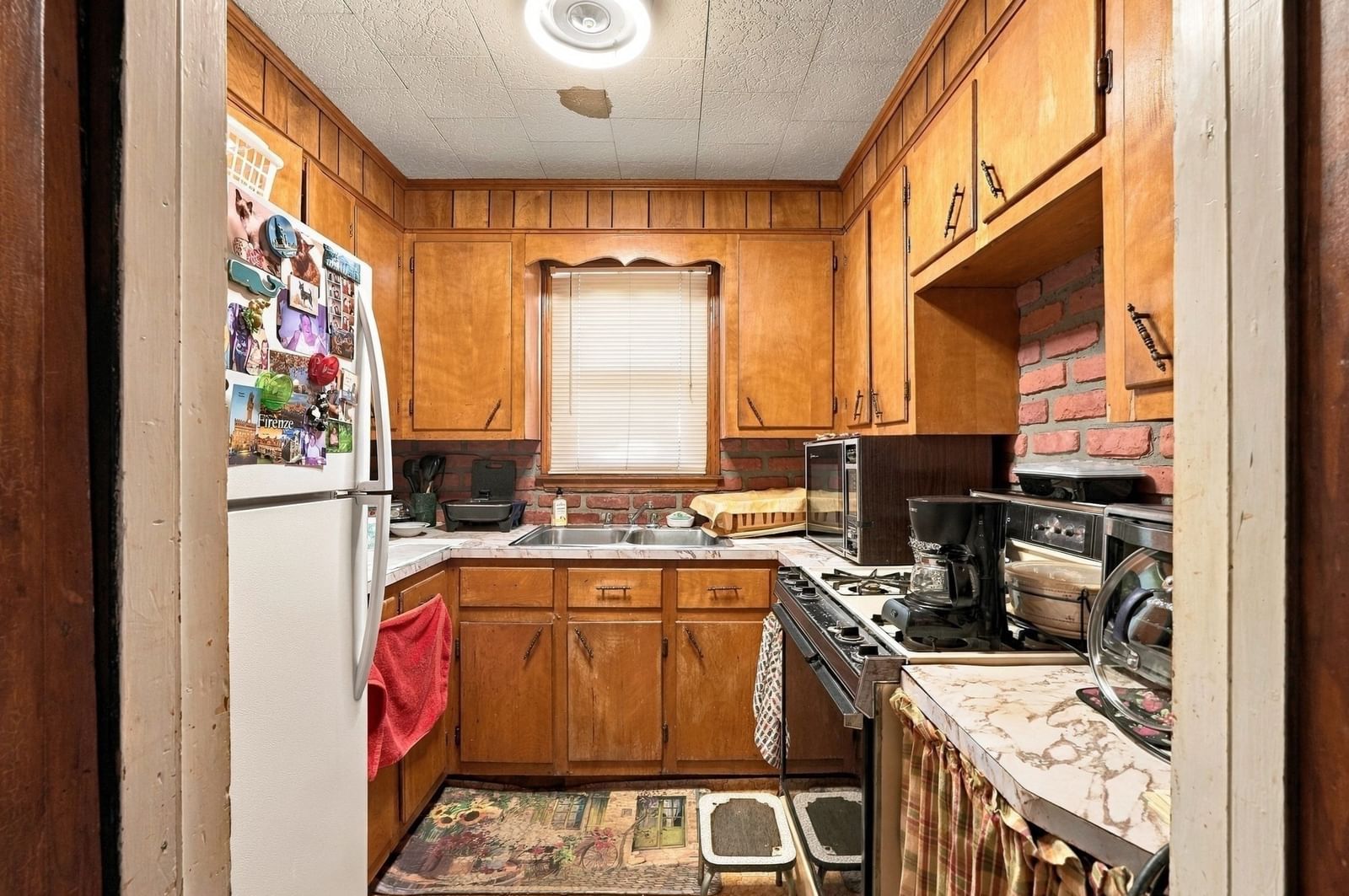 144 Swindells St Fall River — Photo 31 of 37