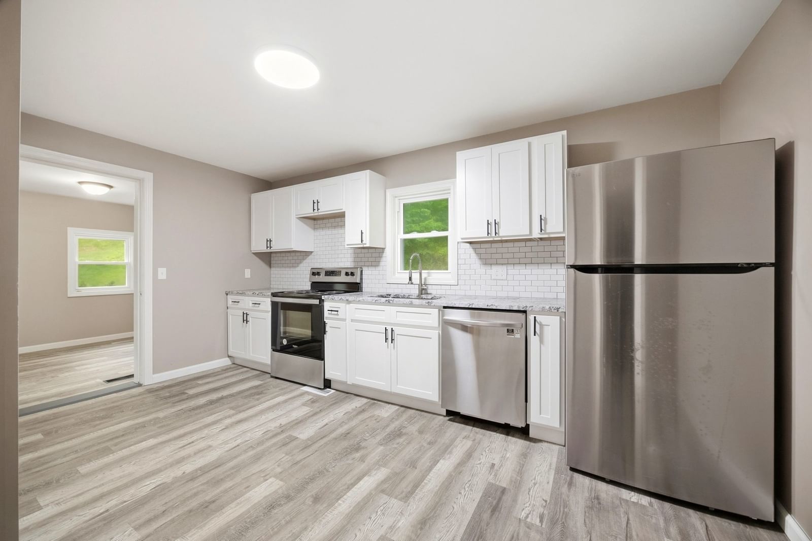 583 Main St Warren — Photo 4 of 39