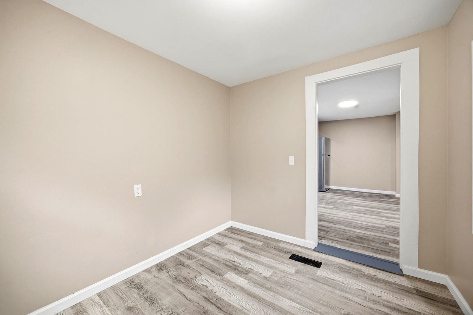 583 Main St Warren — Photo 8 of 39