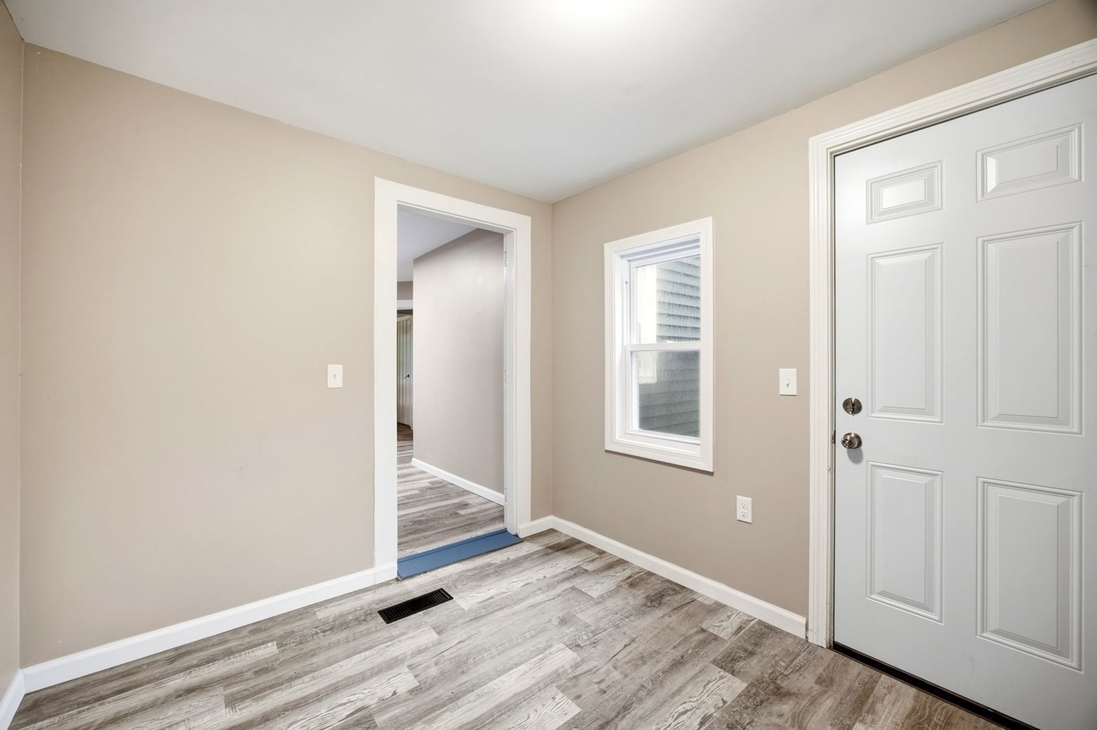 583 Main St Warren — Photo 9 of 39