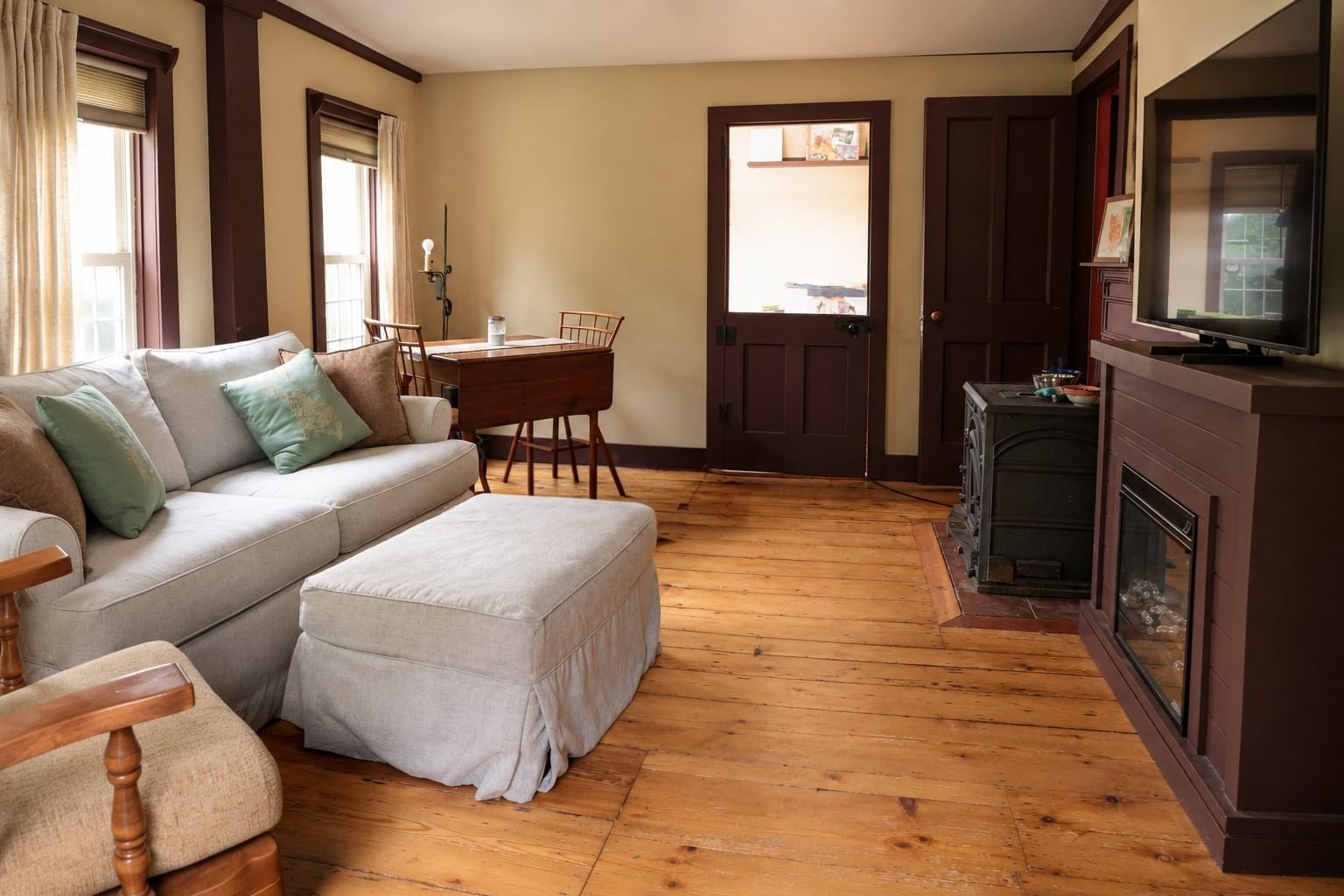 172 Skyline Trl Middlefield — Photo 7 of 18