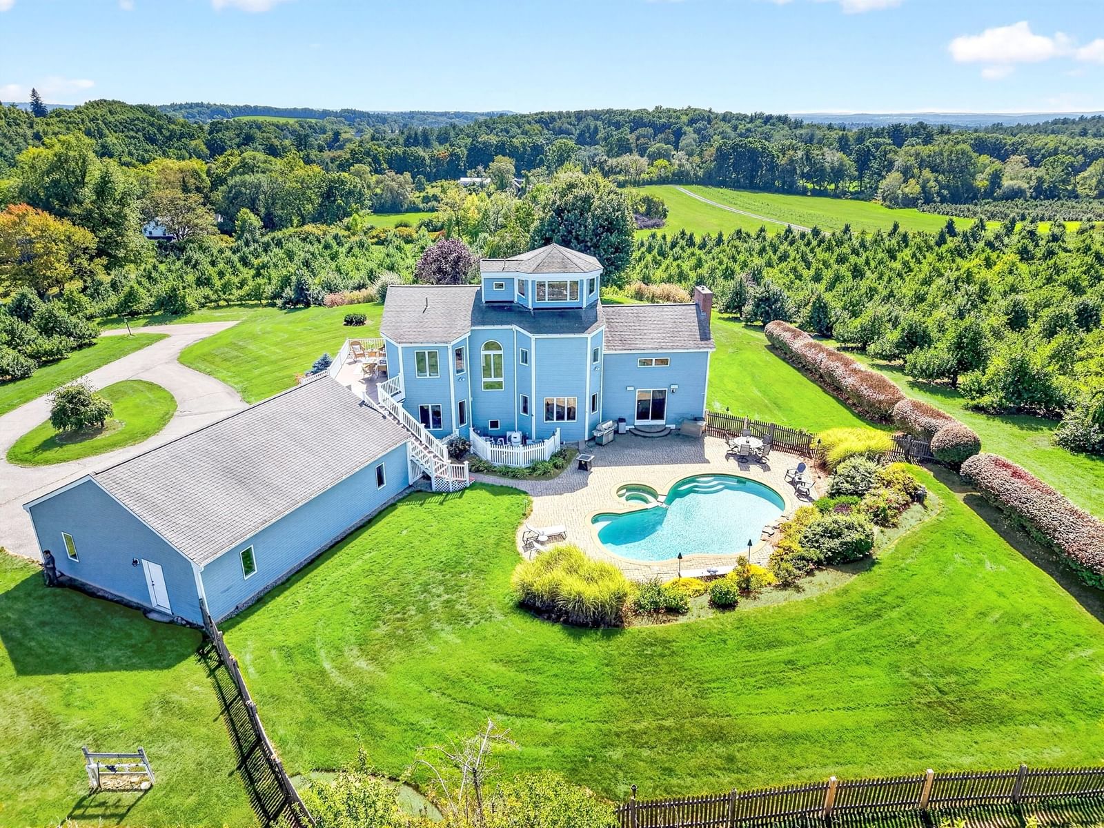 236 Old Ayer Rd Groton — Photo 4 of 42
