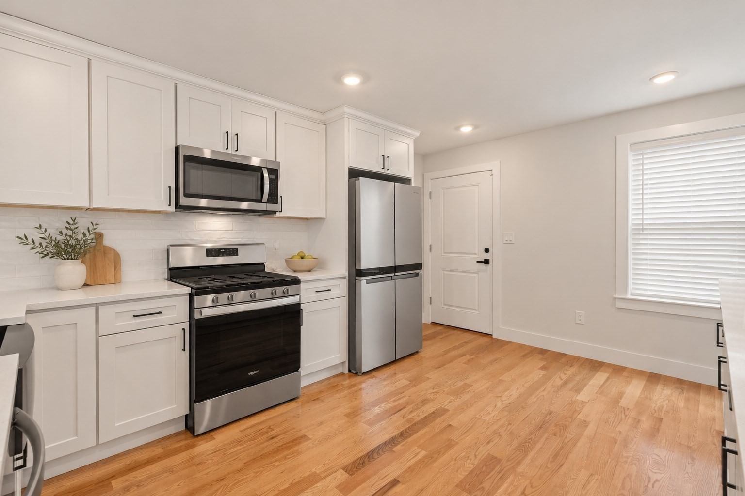 22-20 Ufford St #1 Boston — Photo 8 of 27