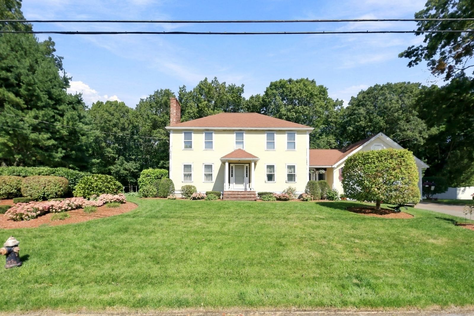 43 Santee Rd Brockton — Photo 1 of 37