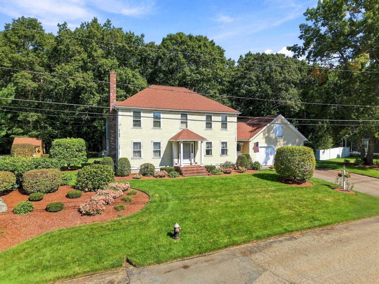 43 Santee Rd Brockton — Photo 3 of 37