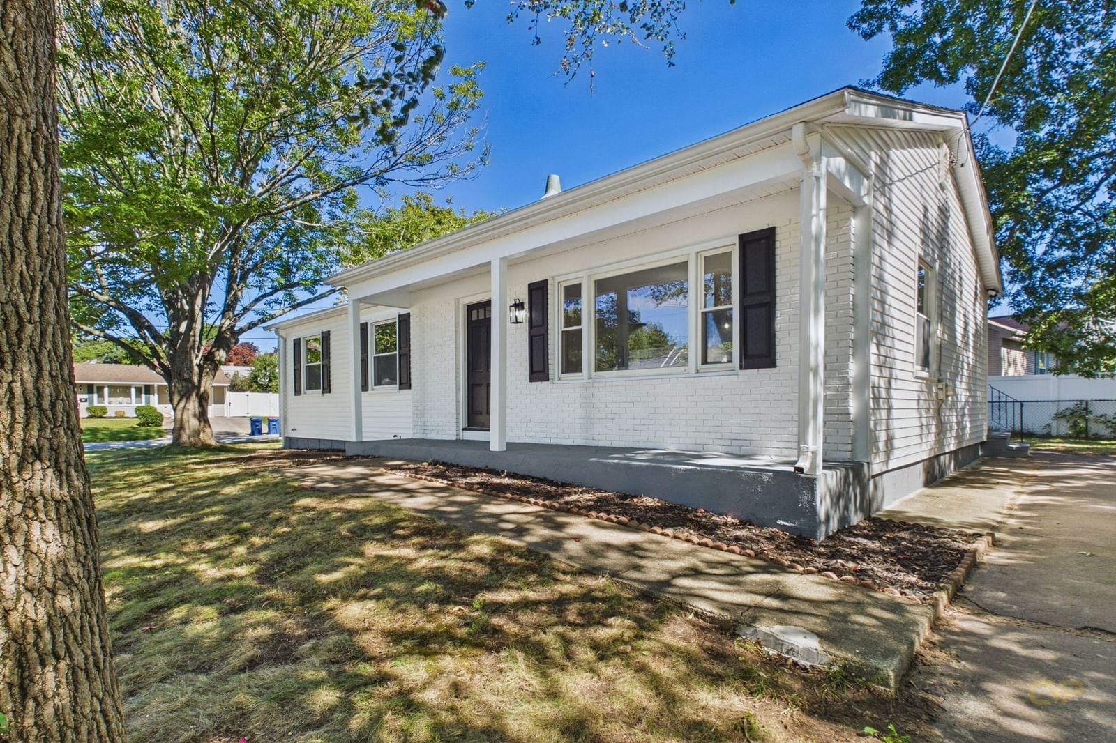 109 Easton Street New Bedford — Photo 1 of 34