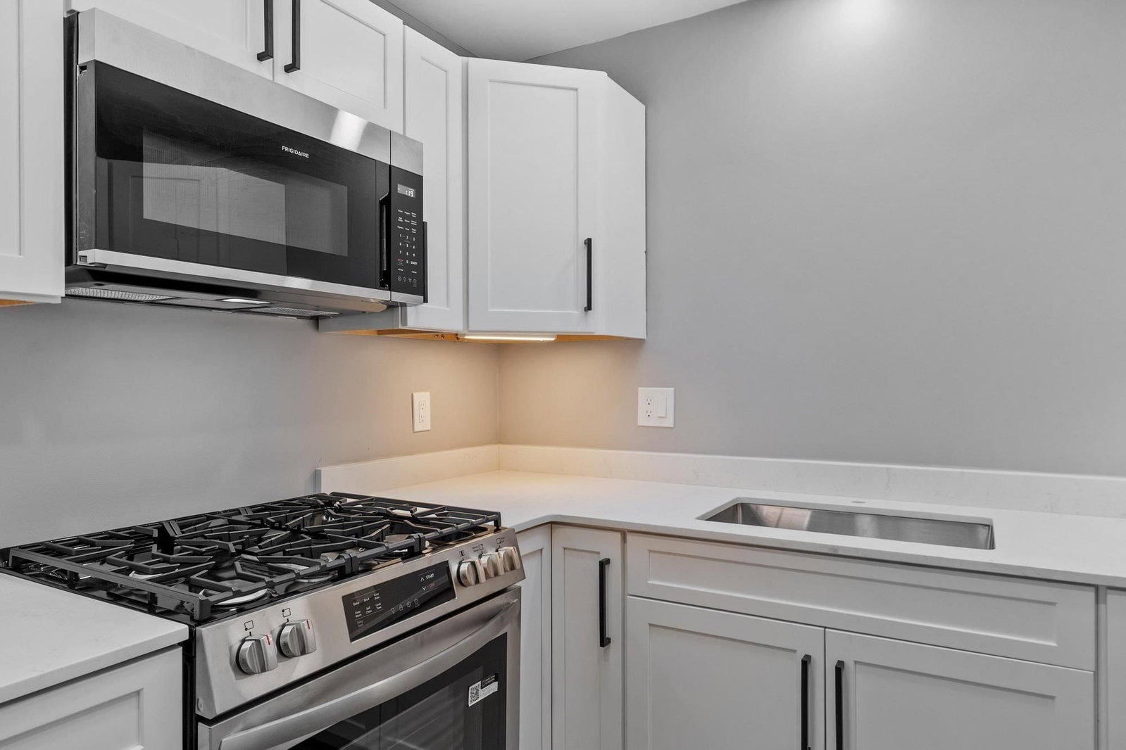 160 Merrimack St #D Lowell — Photo 19 of 42