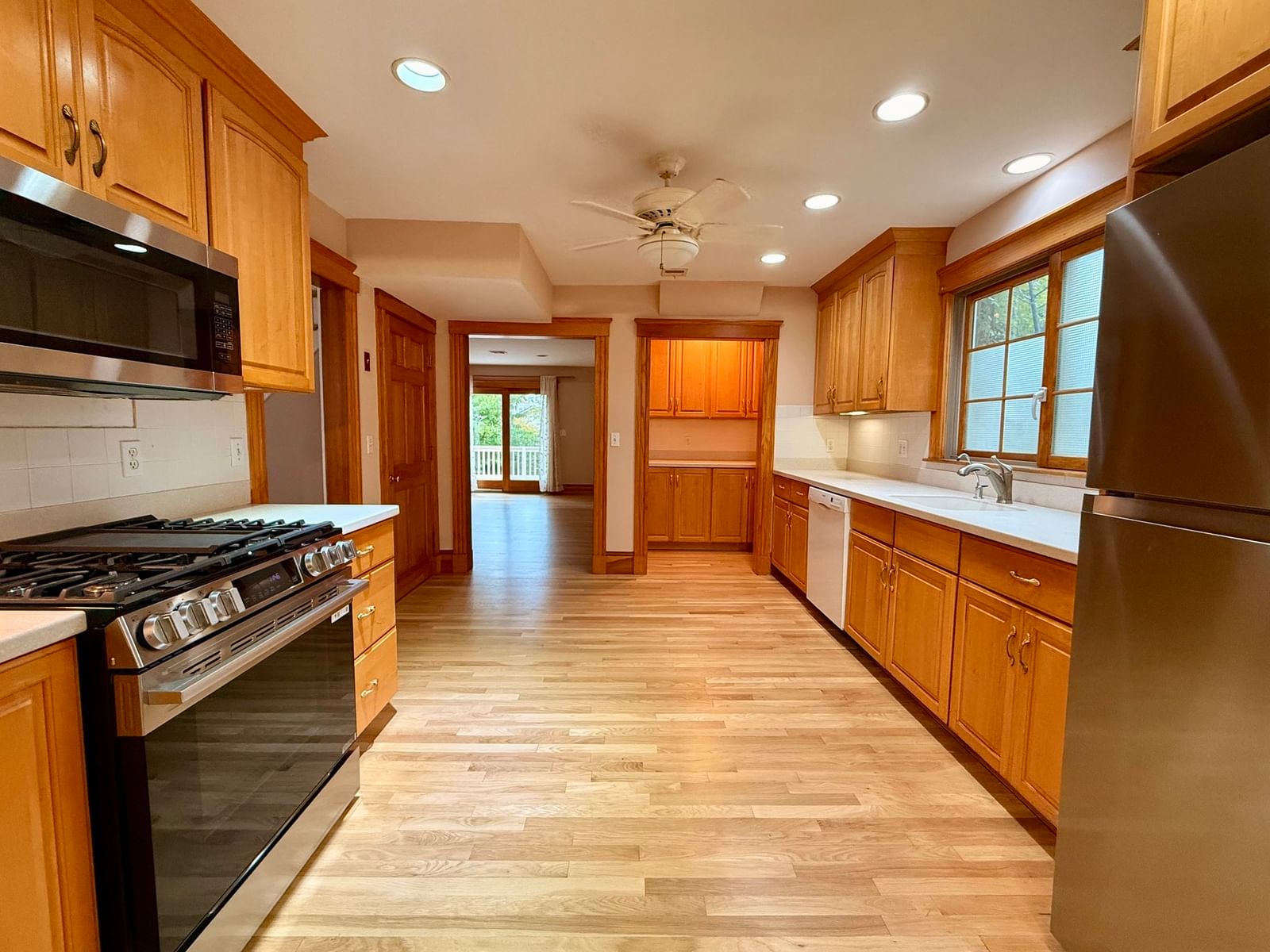 154 Pine Street Quincy — Photo 11 of 31