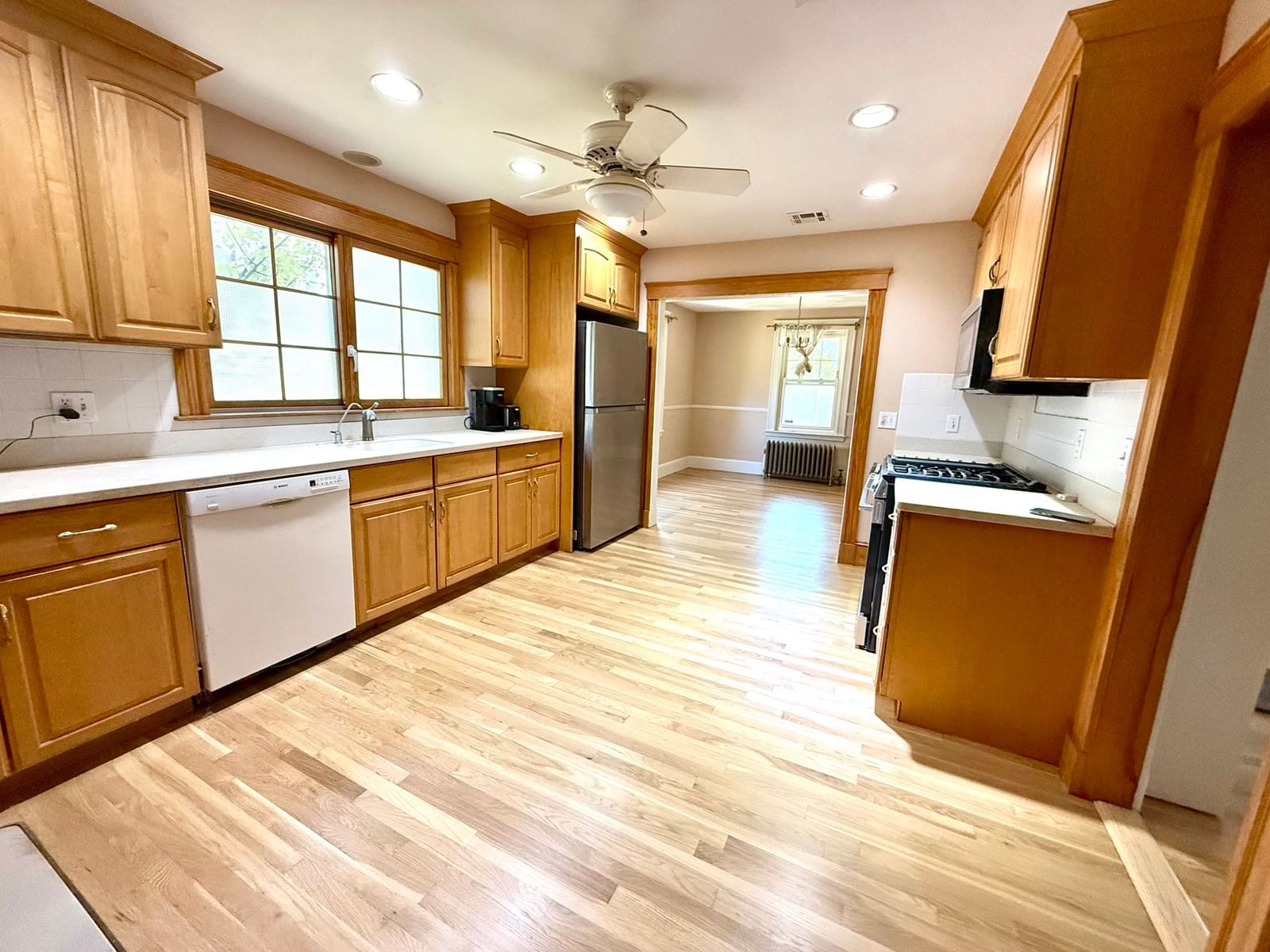 154 Pine Street Quincy — Photo 12 of 31