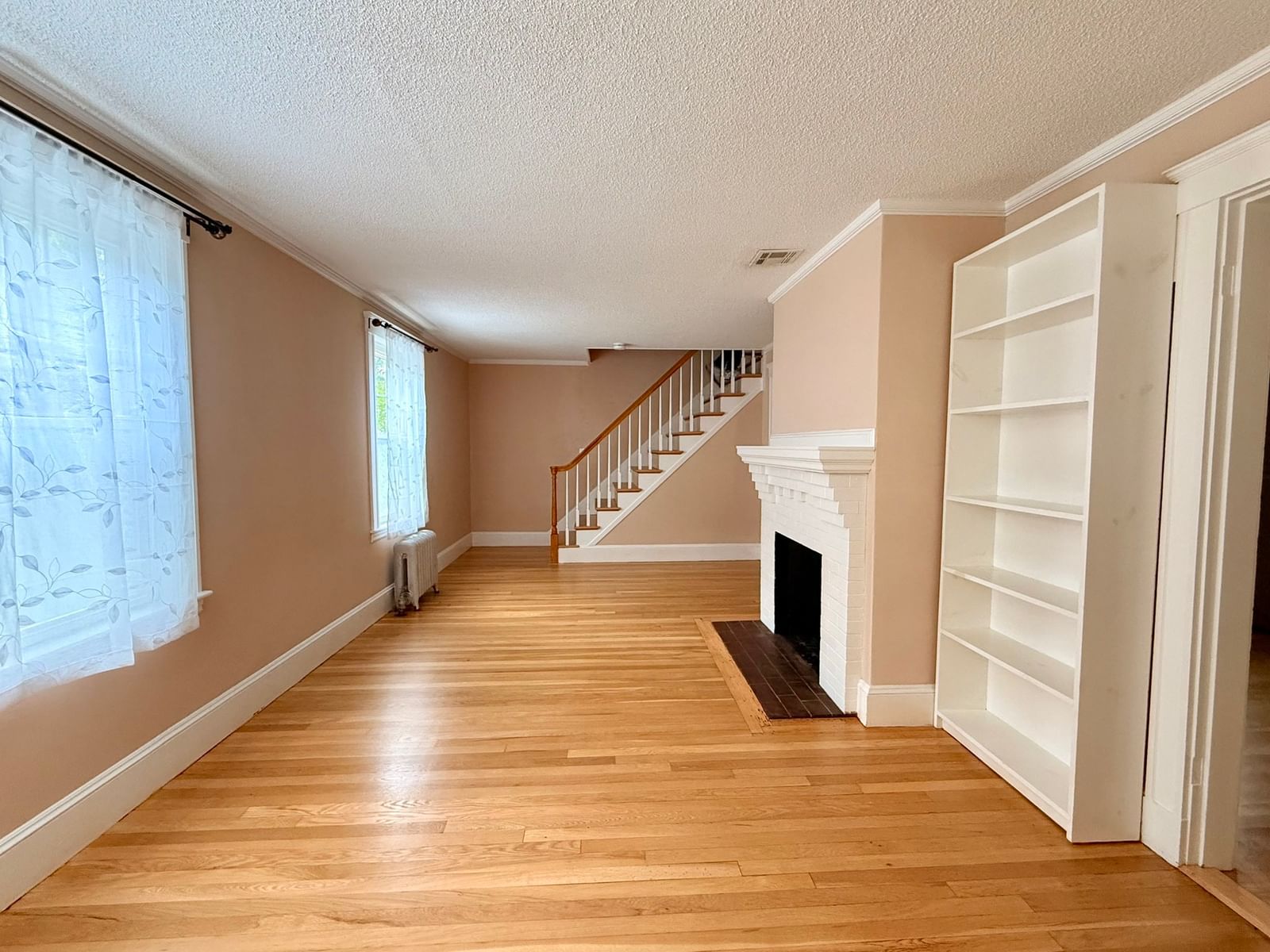 154 Pine Street Quincy — Photo 7 of 31