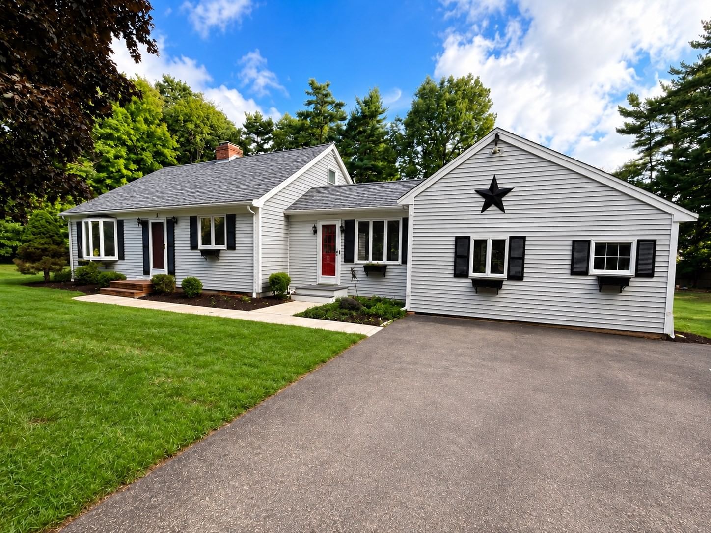6 Crocker St Middleboro — Photo 1 of 41