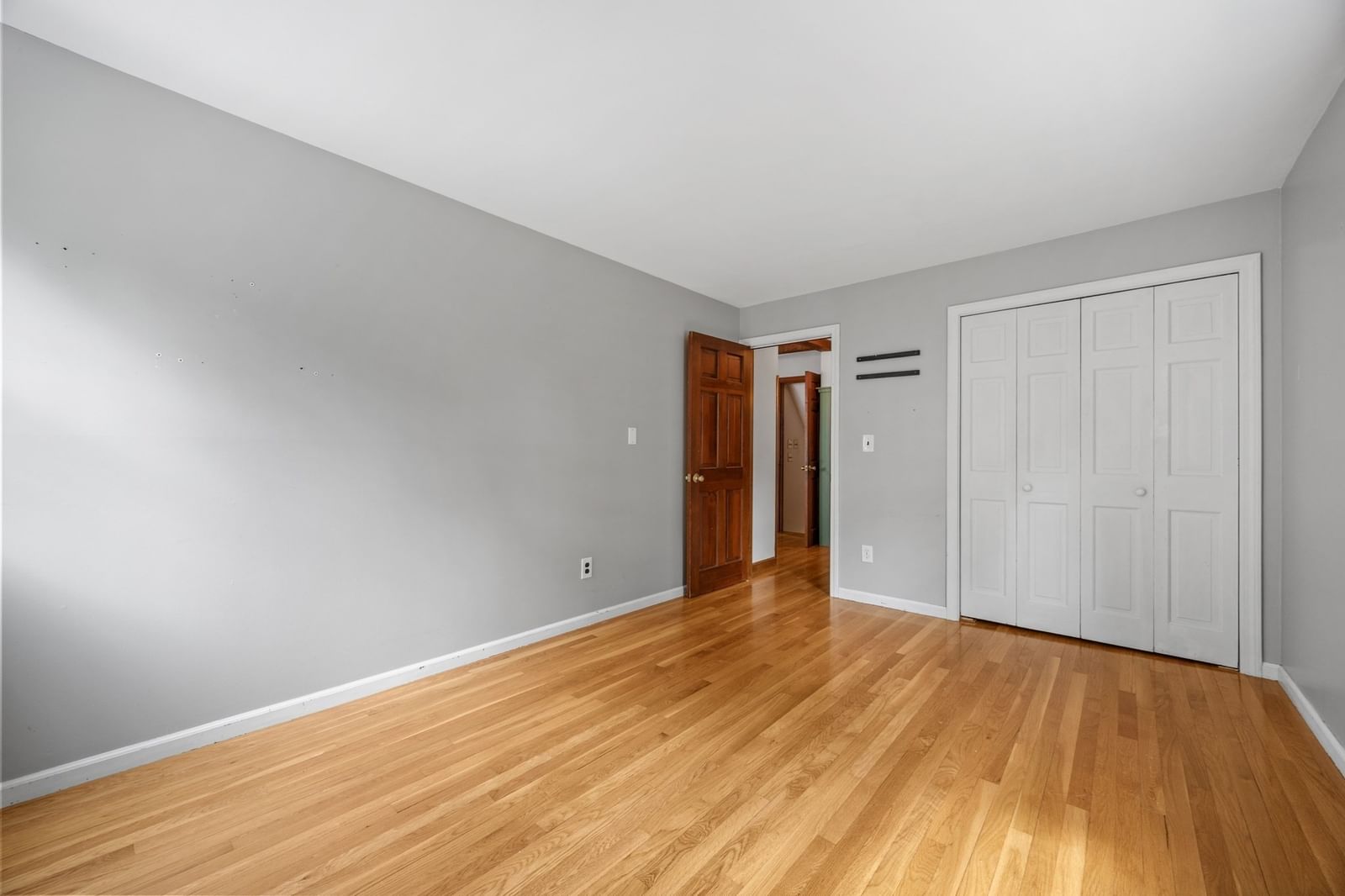 6 Crocker St Middleboro — Photo 18 of 41
