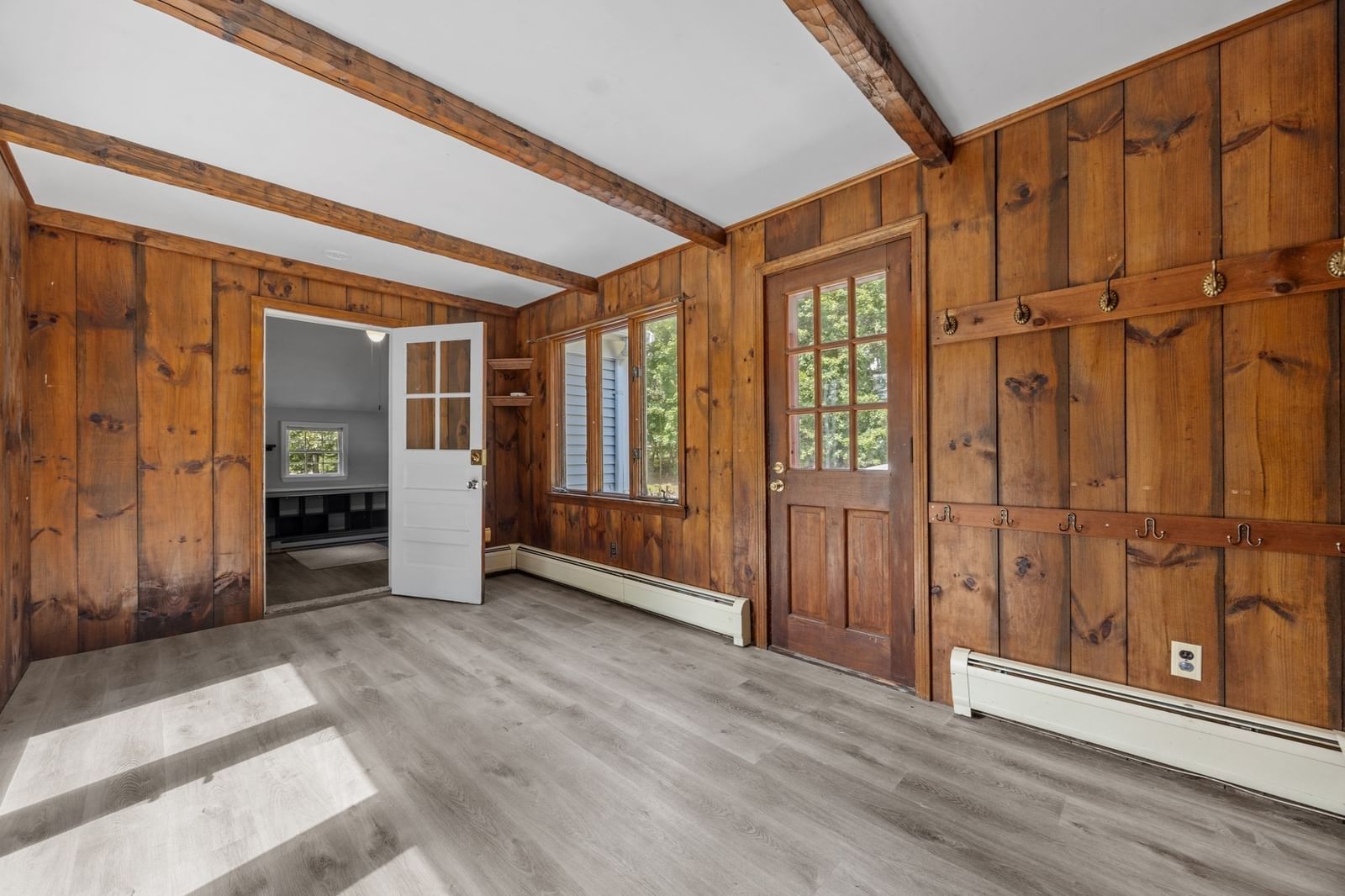 6 Crocker St Middleboro — Photo 2 of 41