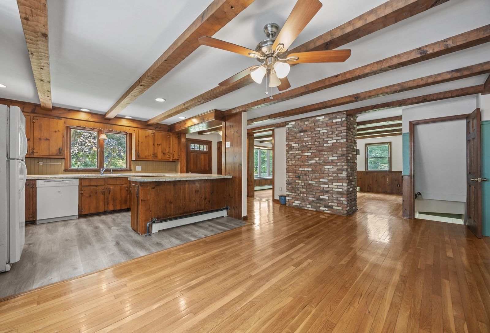 6 Crocker St Middleboro — Photo 6 of 41