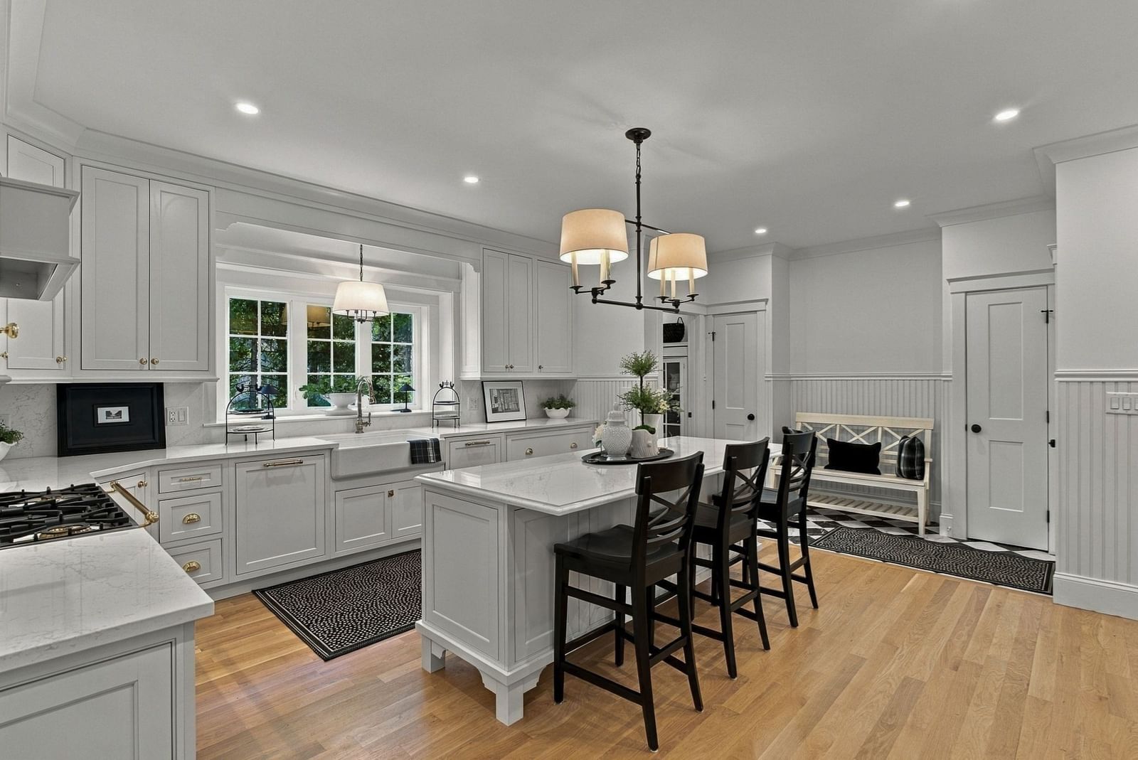 303 Chestnut St North Andover — Photo 4 of 42