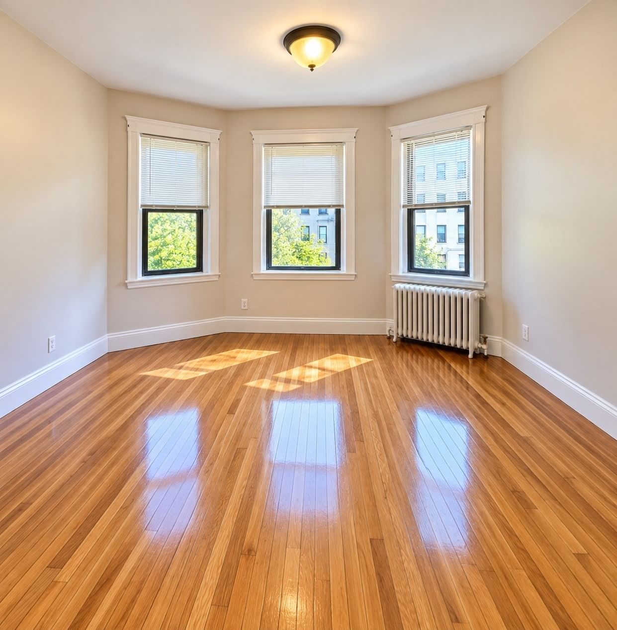 1560 Commonwealth Ave #4 Boston — Photo 2 of 6