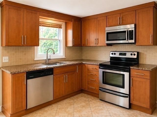 194 Weston Street Waltham — Photo 4 of 37