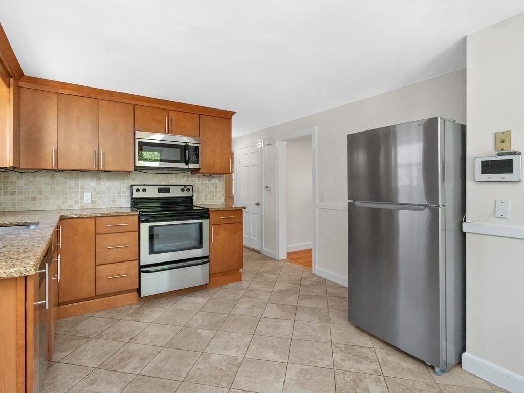 194 Weston Street Waltham — Photo 7 of 37