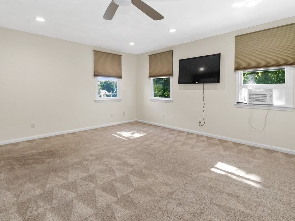 81 Wetherbee Road Waltham — Photo 17 of 42