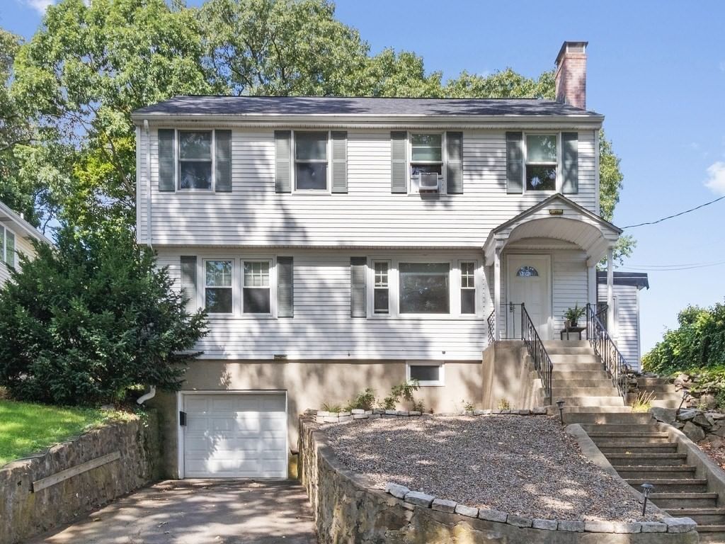 81 Wetherbee Road Waltham — Photo 2 of 42