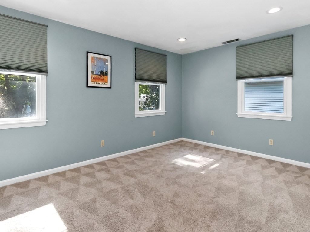81 Wetherbee Road Waltham — Photo 22 of 42