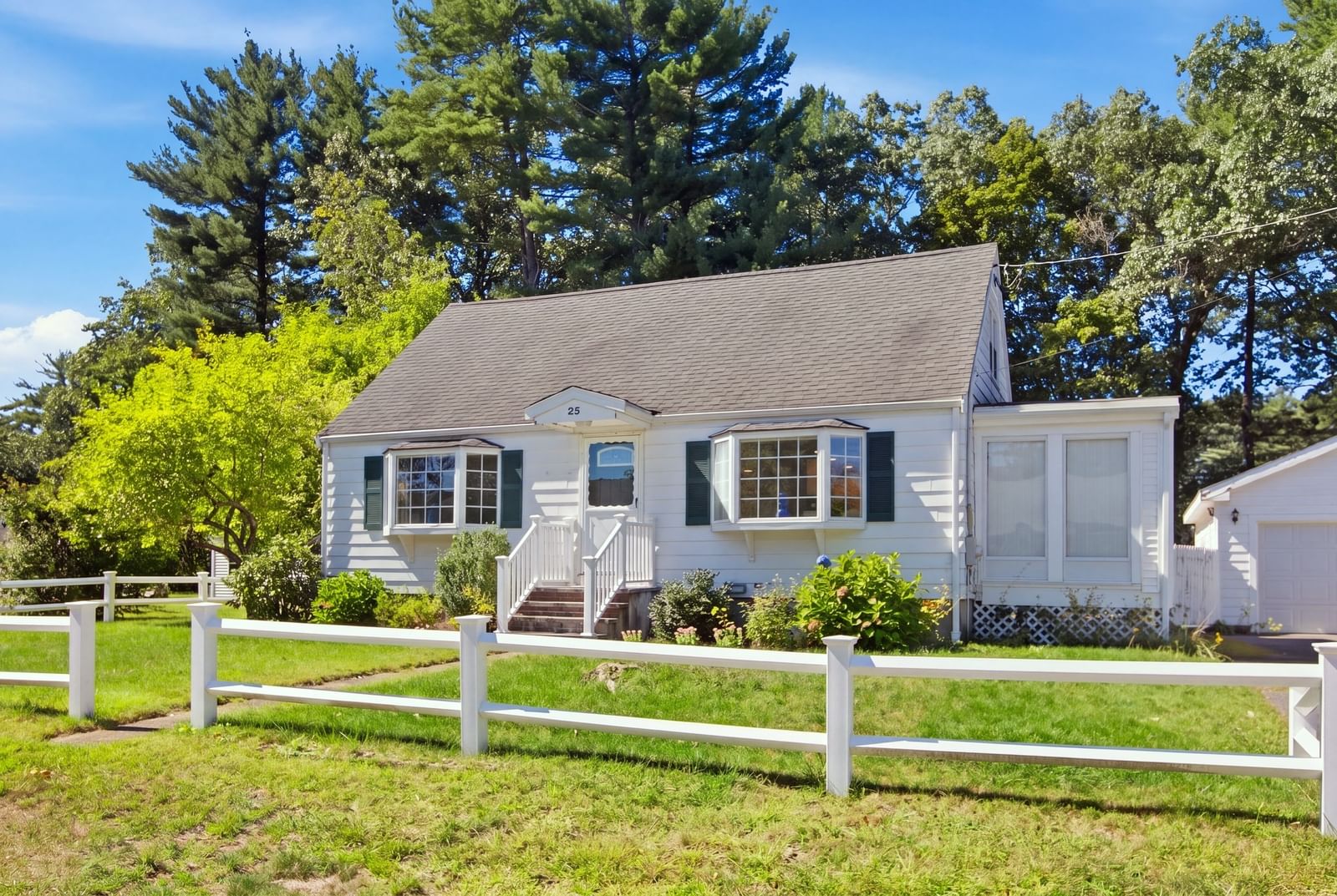 35 Marie St Tewksbury — Photo 3 of 42