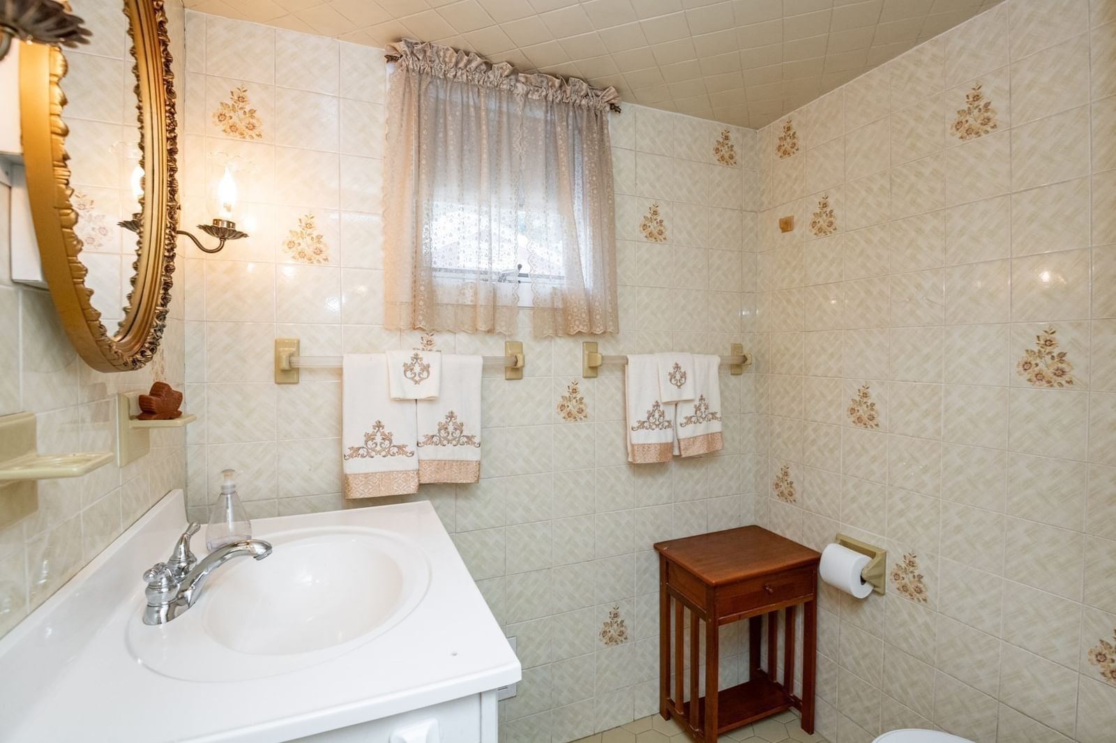 31 Eustis St. Saugus — Photo 10 of 42