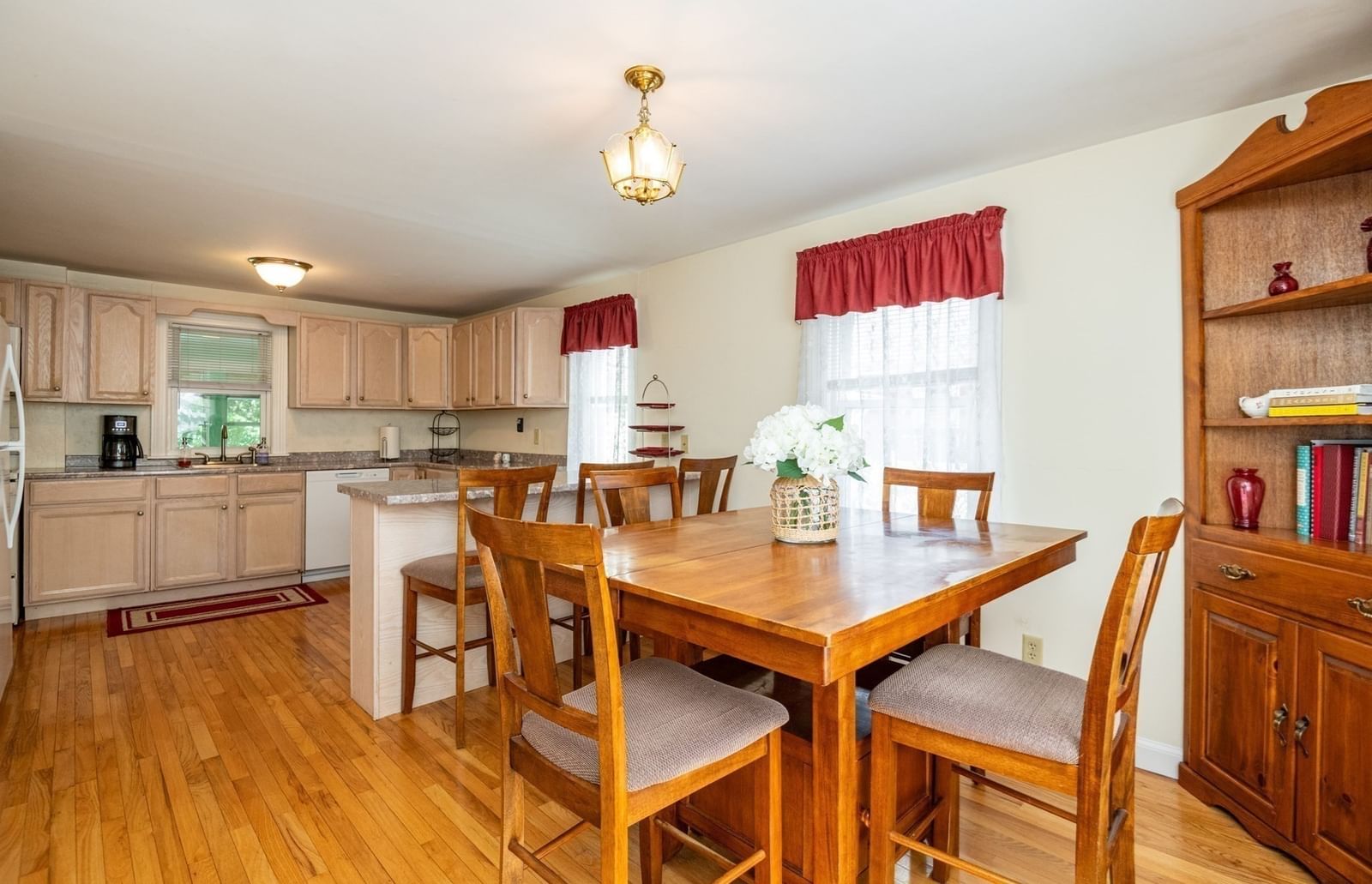 31 Eustis St. Saugus — Photo 12 of 42