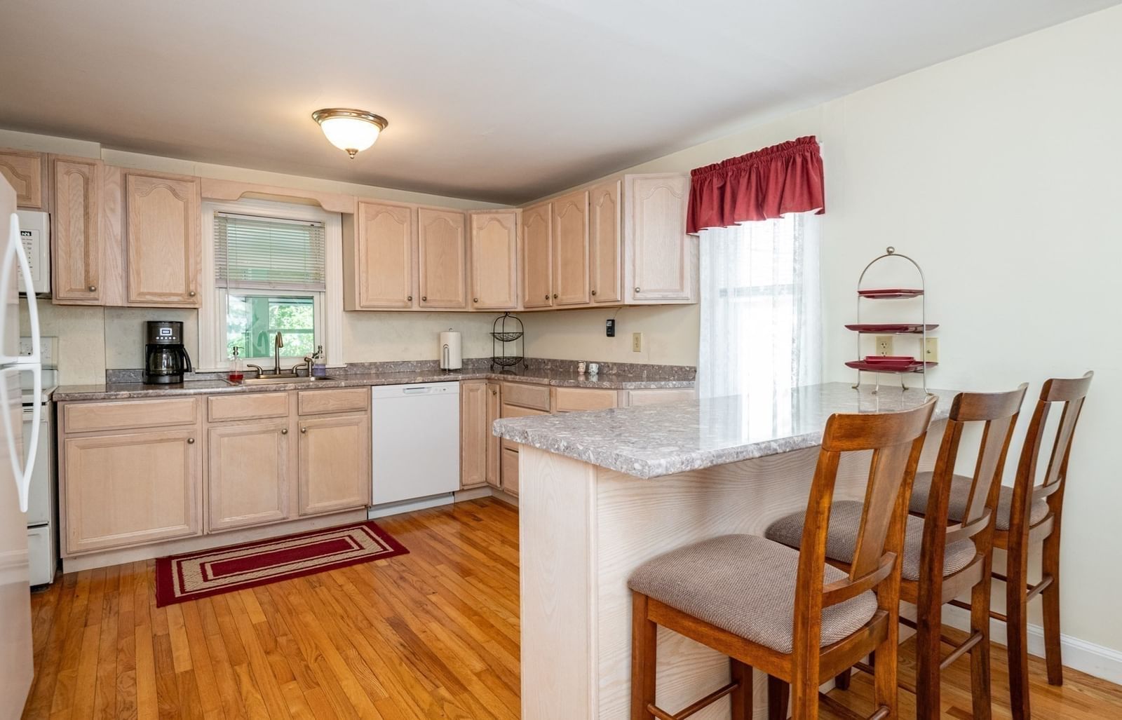 31 Eustis St. Saugus — Photo 16 of 42