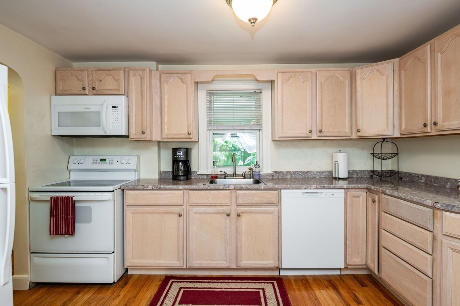 31 Eustis St. Saugus — Photo 17 of 42