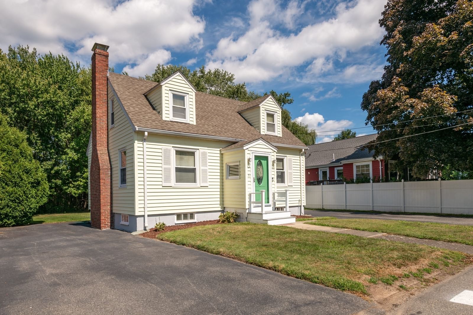 31 Eustis St. Saugus — Photo 2 of 42