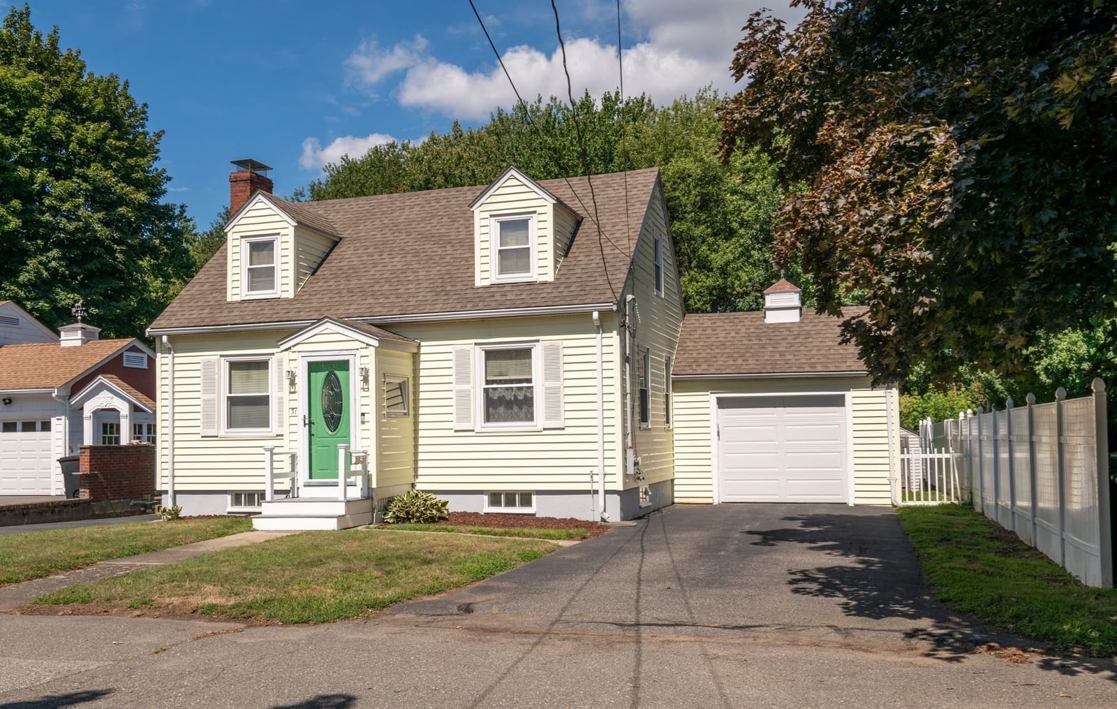 31 Eustis St. Saugus — Photo 3 of 42