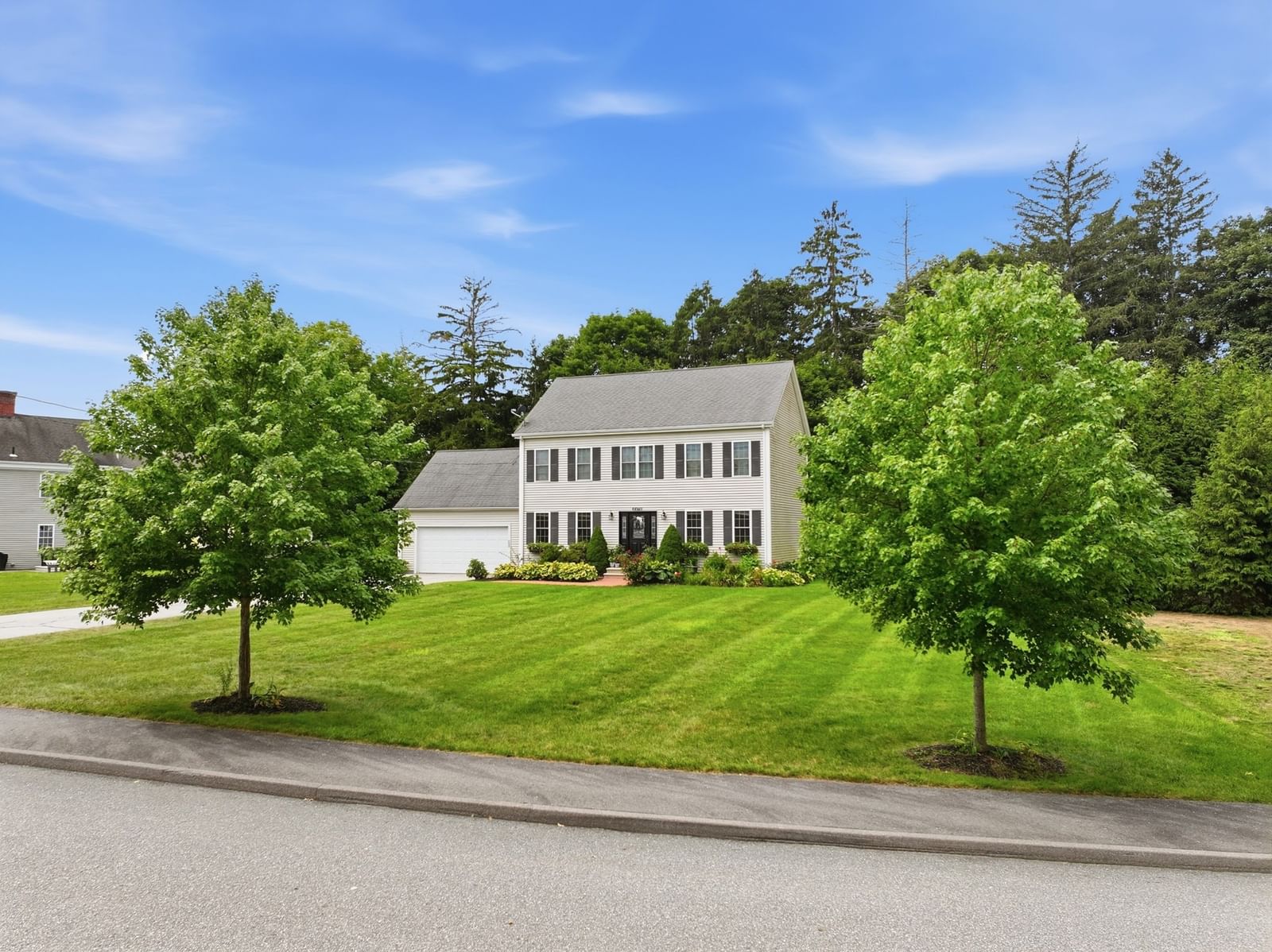 8 Erika Way Attleboro — Photo 2 of 42