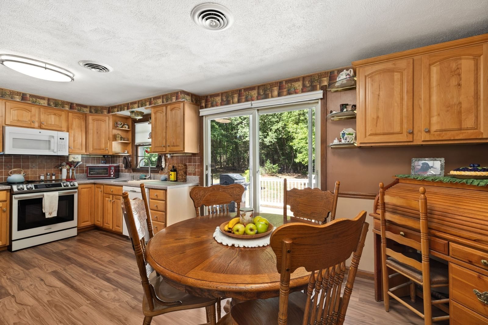 195 Cordaville Rd Ashland — Photo 7 of 31