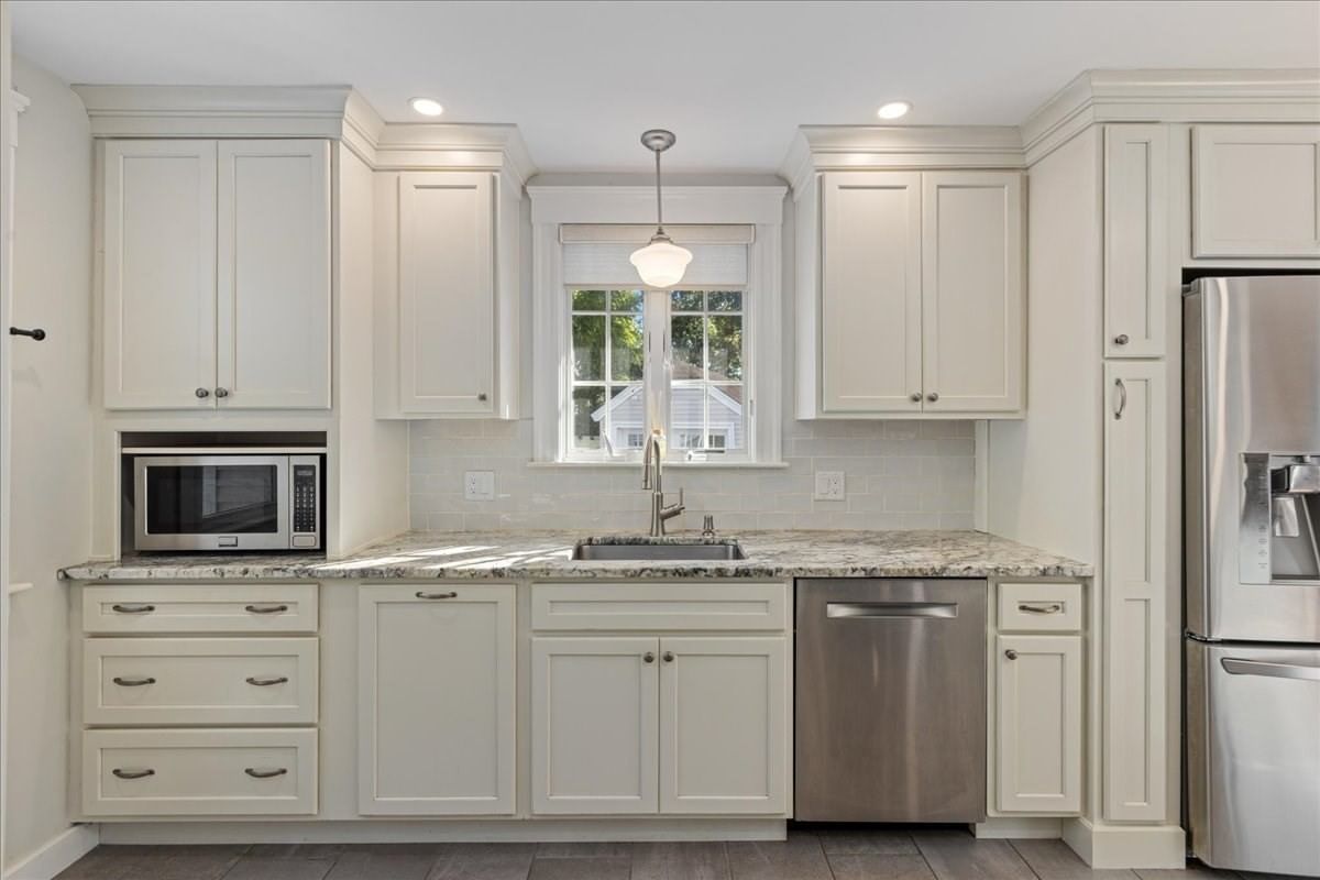 2 Houston Avenue Methuen — Photo 4 of 39