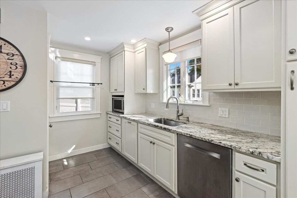 2 Houston Avenue Methuen — Photo 5 of 39