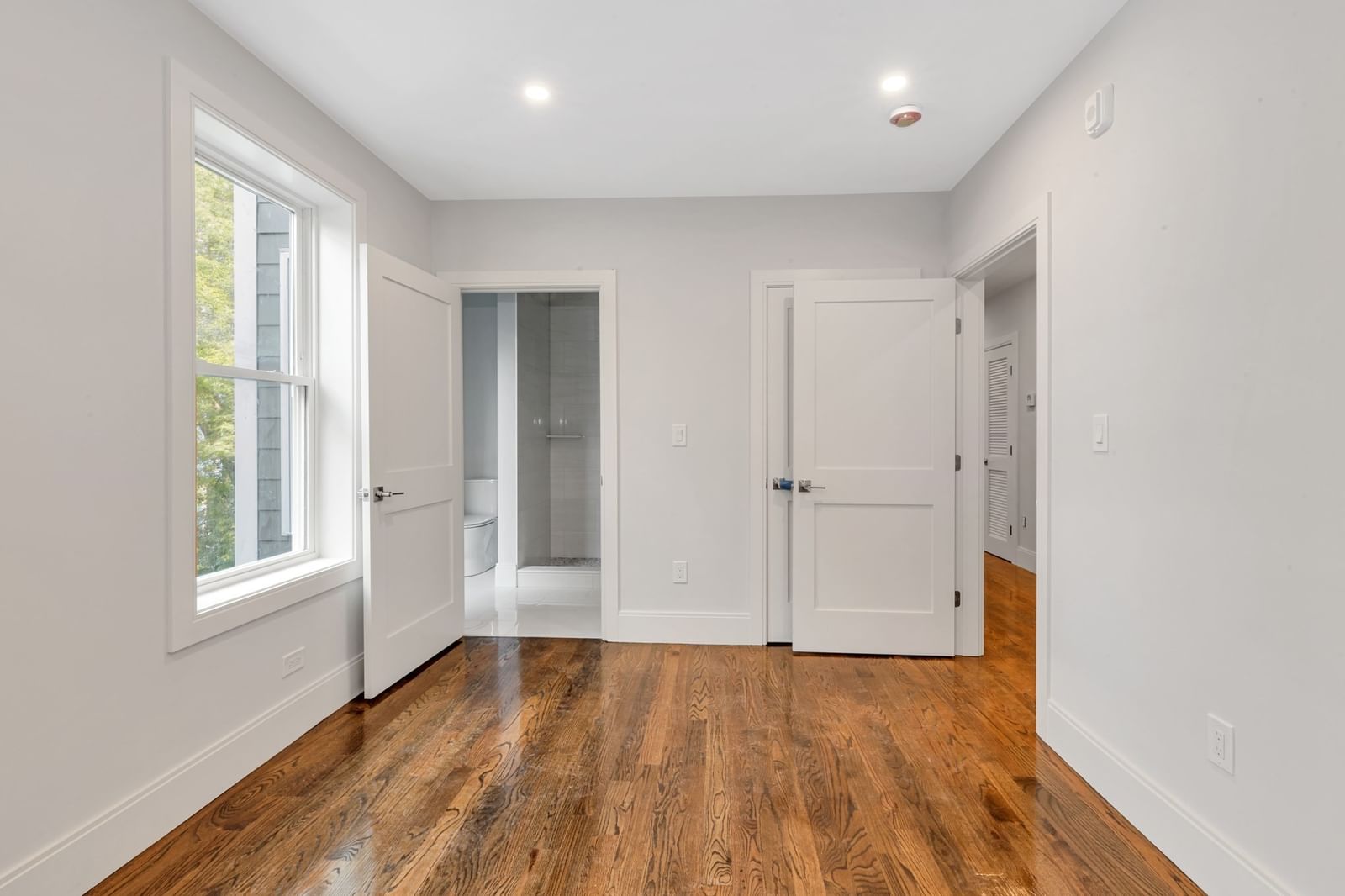 199 Havre St #6 Boston — Photo 7 of 17