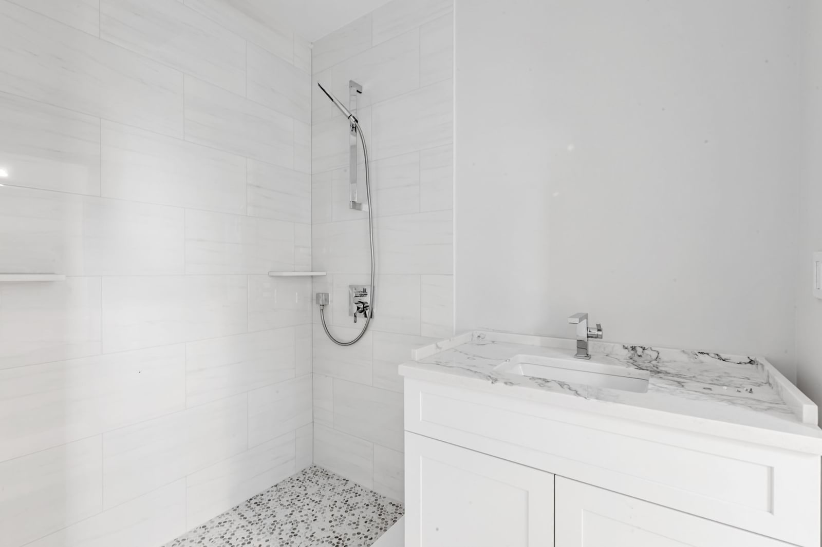 199 Havre St #6 Boston — Photo 8 of 17