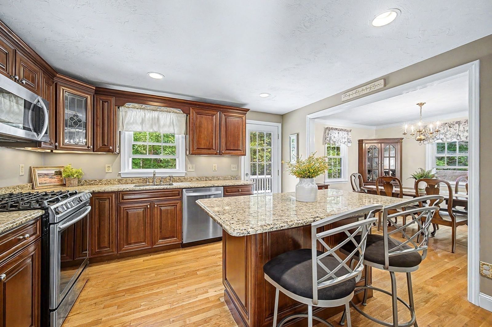 23 Evergreen Way Dedham — Photo 13 of 38
