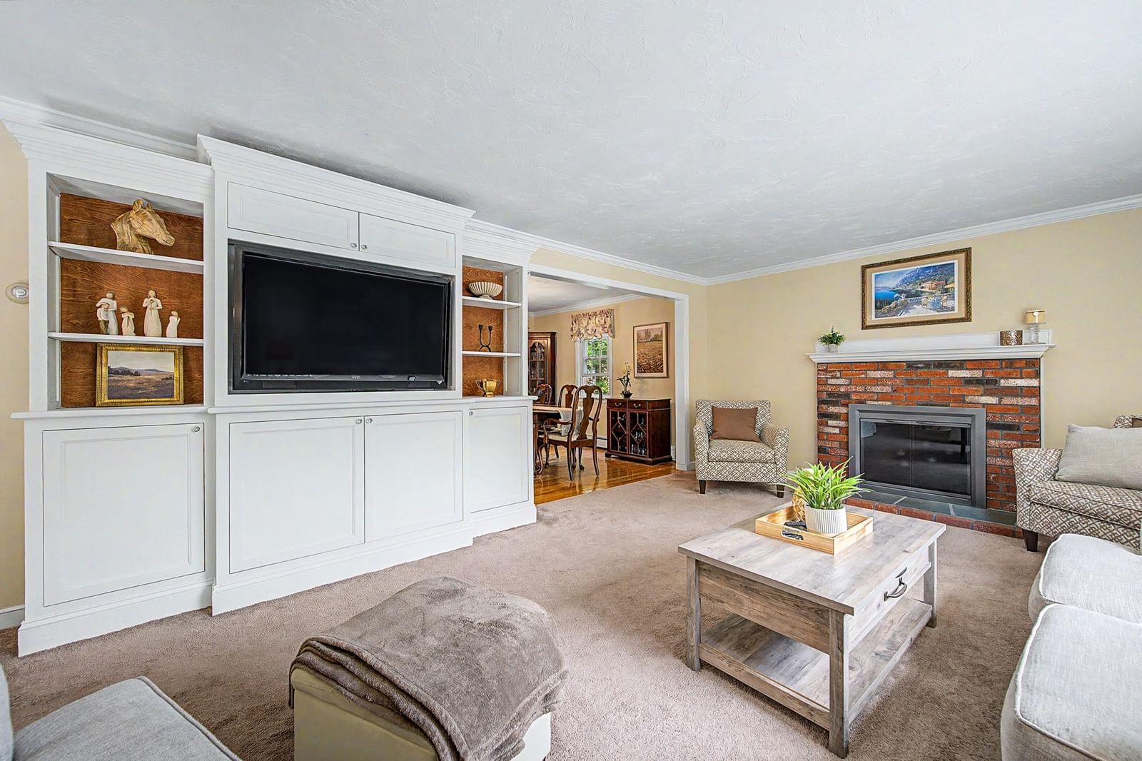23 Evergreen Way Dedham — Photo 6 of 38