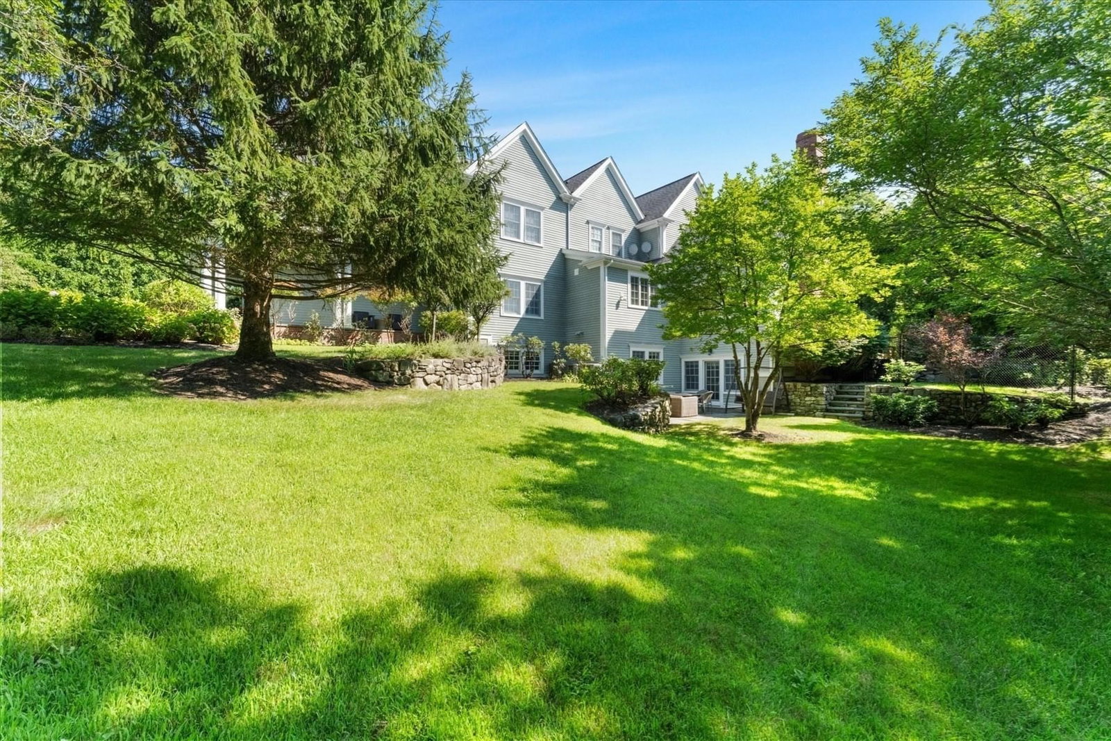 23 Stonefield Court Needham — Photo 18 of 40